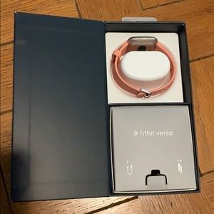 Fitbit Versa Rose gold special edition